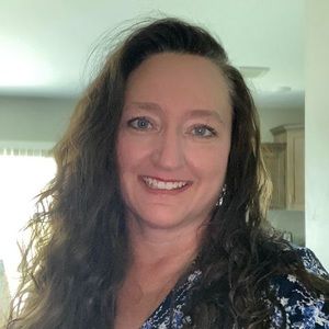 Meet your Posher, Ellisa